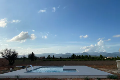 Construcción de piscina en Biniali